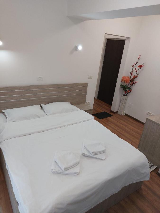 Hotel Babilon Bucarest Extérieur photo