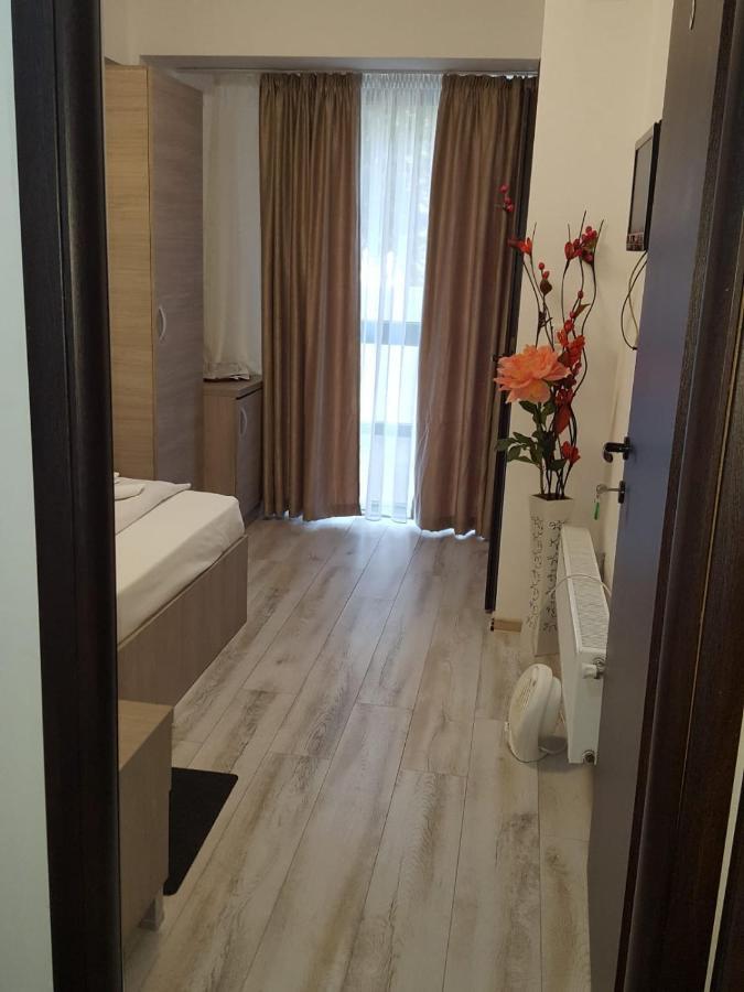 Hotel Babilon Bucarest Extérieur photo