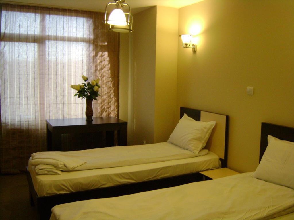 Hotel Babilon Bucarest Extérieur photo